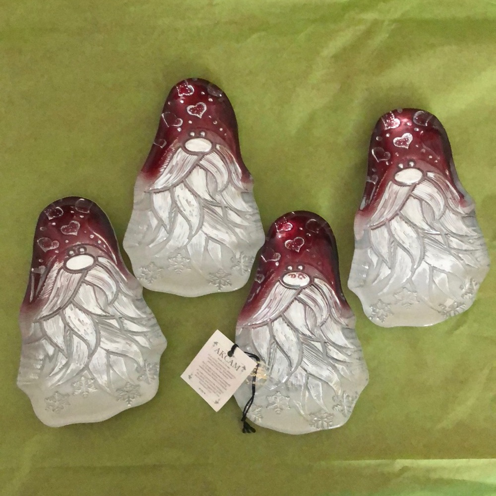 Set of 4 Santa Gnome dishes